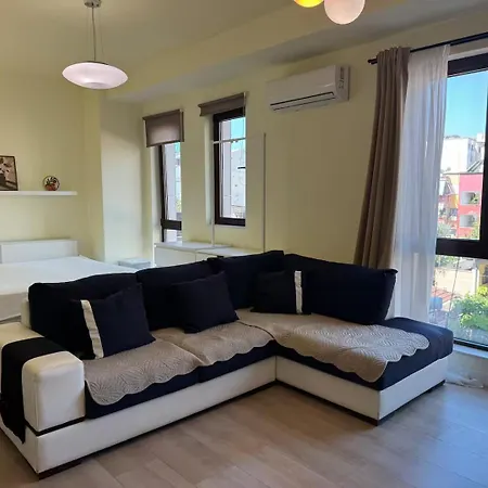 Bright Appartamento Tirana